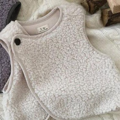 ベビー服 ふわふわボア素材の子供用ベスト
