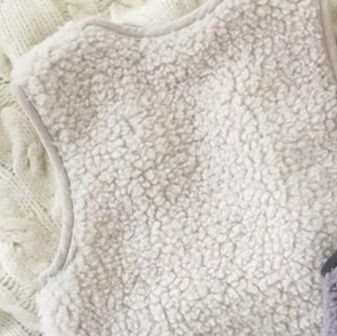 ベビー服 ふわふわボア素材の子供用ベスト