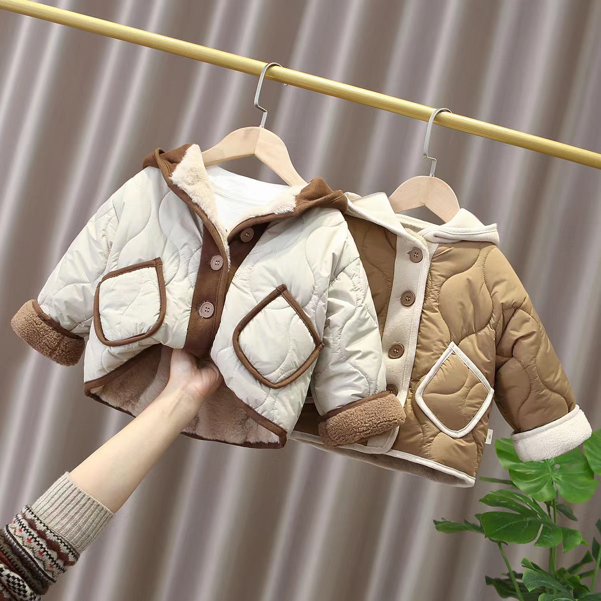 ベビー服 くま耳フード付き中綿入りキルティングジャンパー アウター