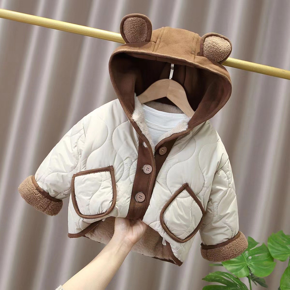 ベビー服 くま耳フード付き中綿入りキルティングジャンパー アウター