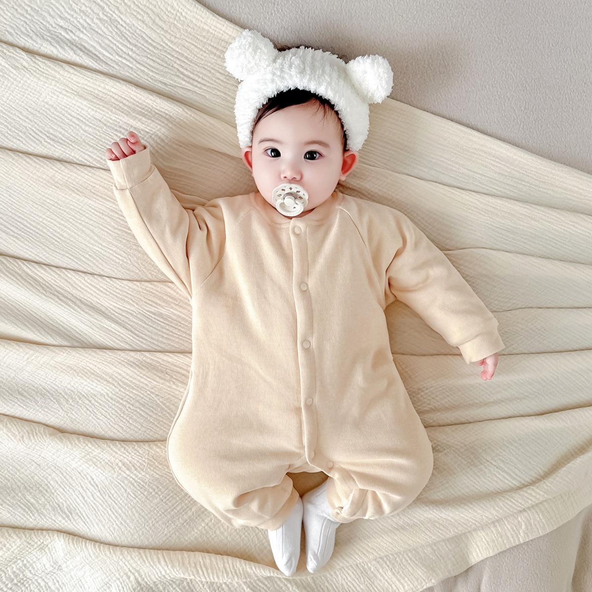 ベビー服 前開きスナップボタン長袖リブニットロンパース