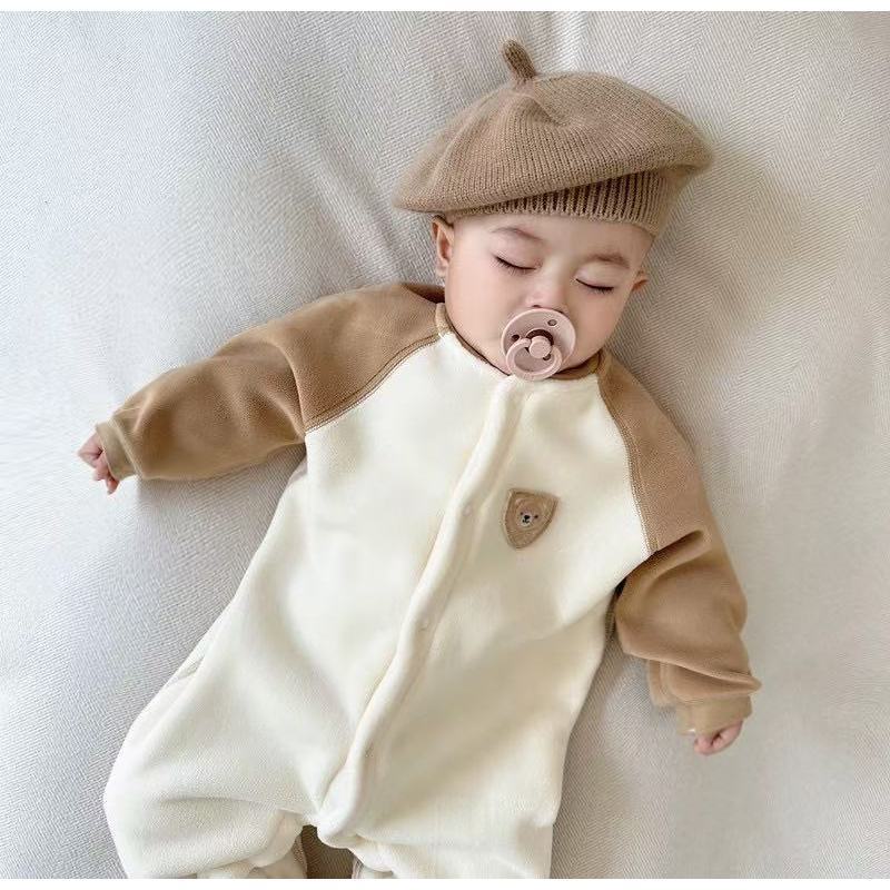 ベビー服 小熊刺繍の配色切替ロンパース