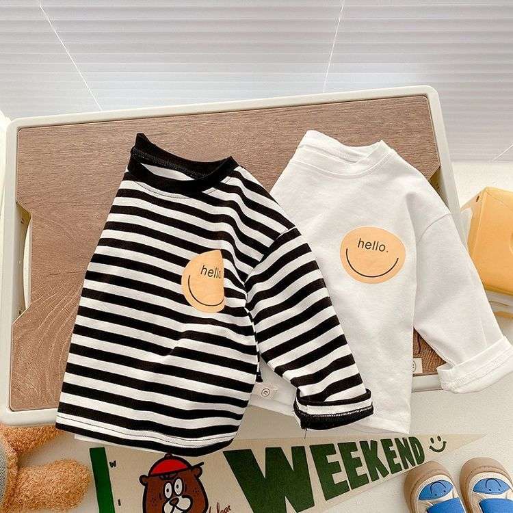 ベビー服  スマイルワッペン付きボーダー長袖シャツ