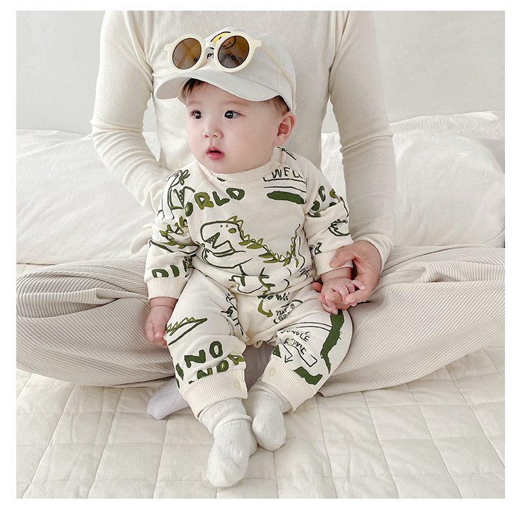 ベビー服 恐竜プリント長袖上下セット