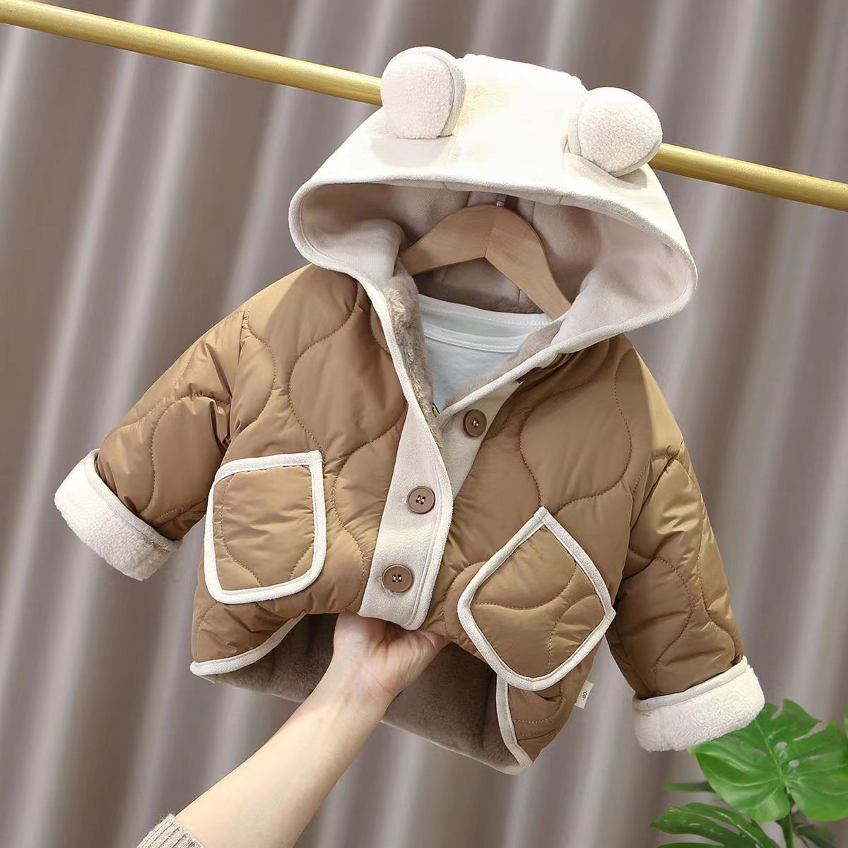 ベビー服 くま耳フード付き中綿入りキルティングジャンパー アウター