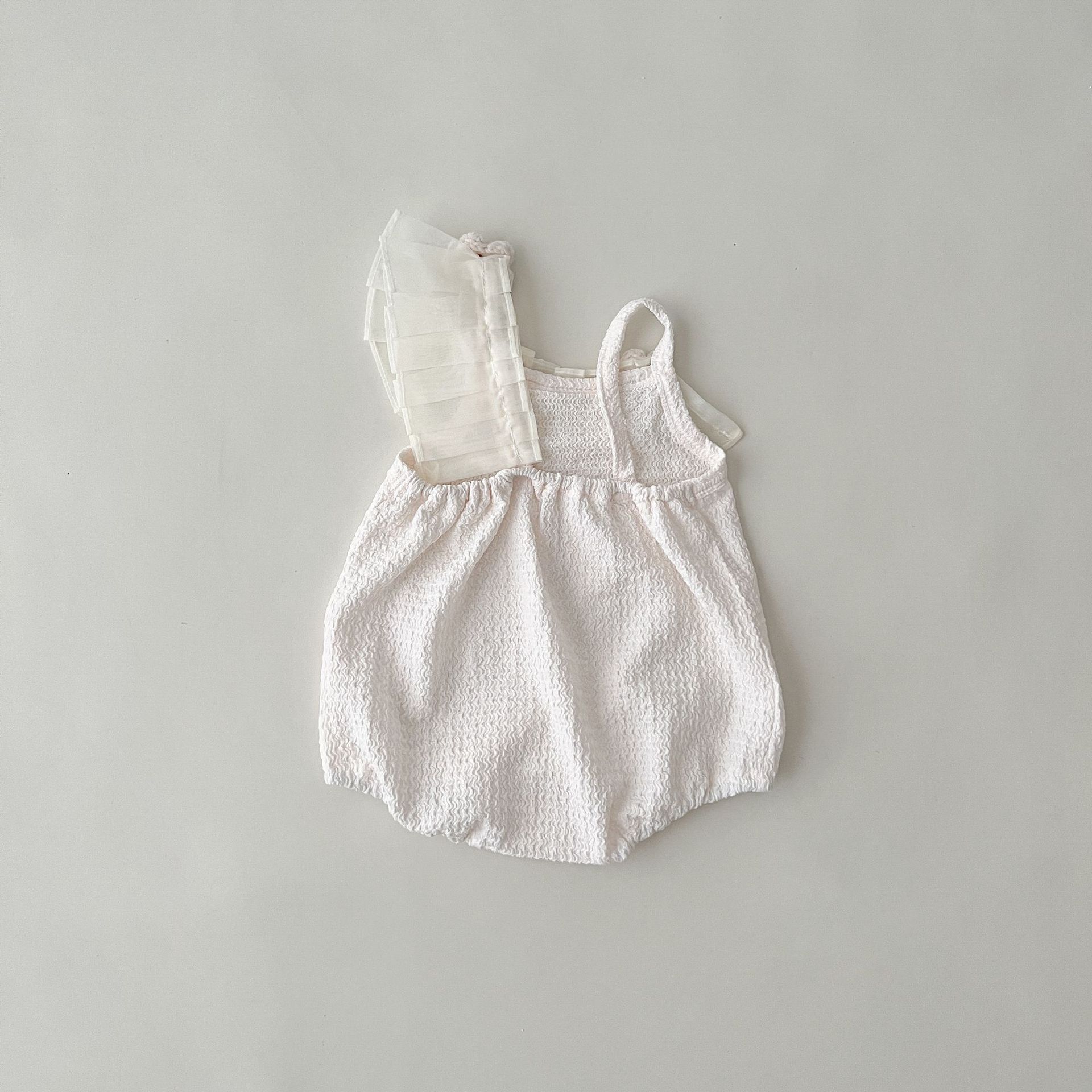 花飾り付き白いロンパース 韓国風ベビー服 66-100センチ