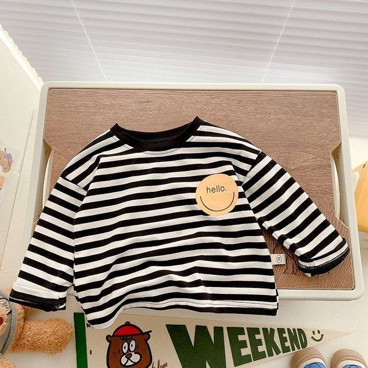 ベビー服  スマイルワッペン付きボーダー長袖シャツ