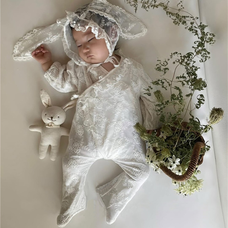 ベビー服 春の新作刺繍レース長袖ロンパース女の子用