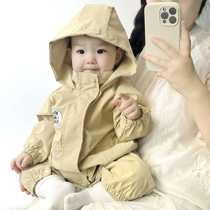 ベビー服  フード付きベビーロンパースアウター