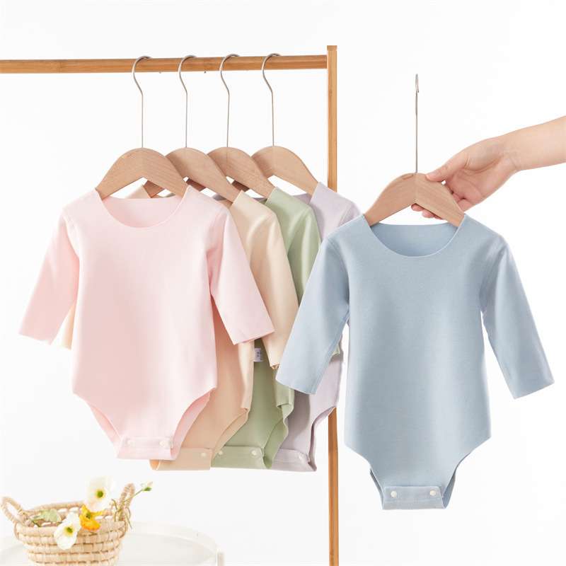 ベビー服 やわらか素材の新生児肌着