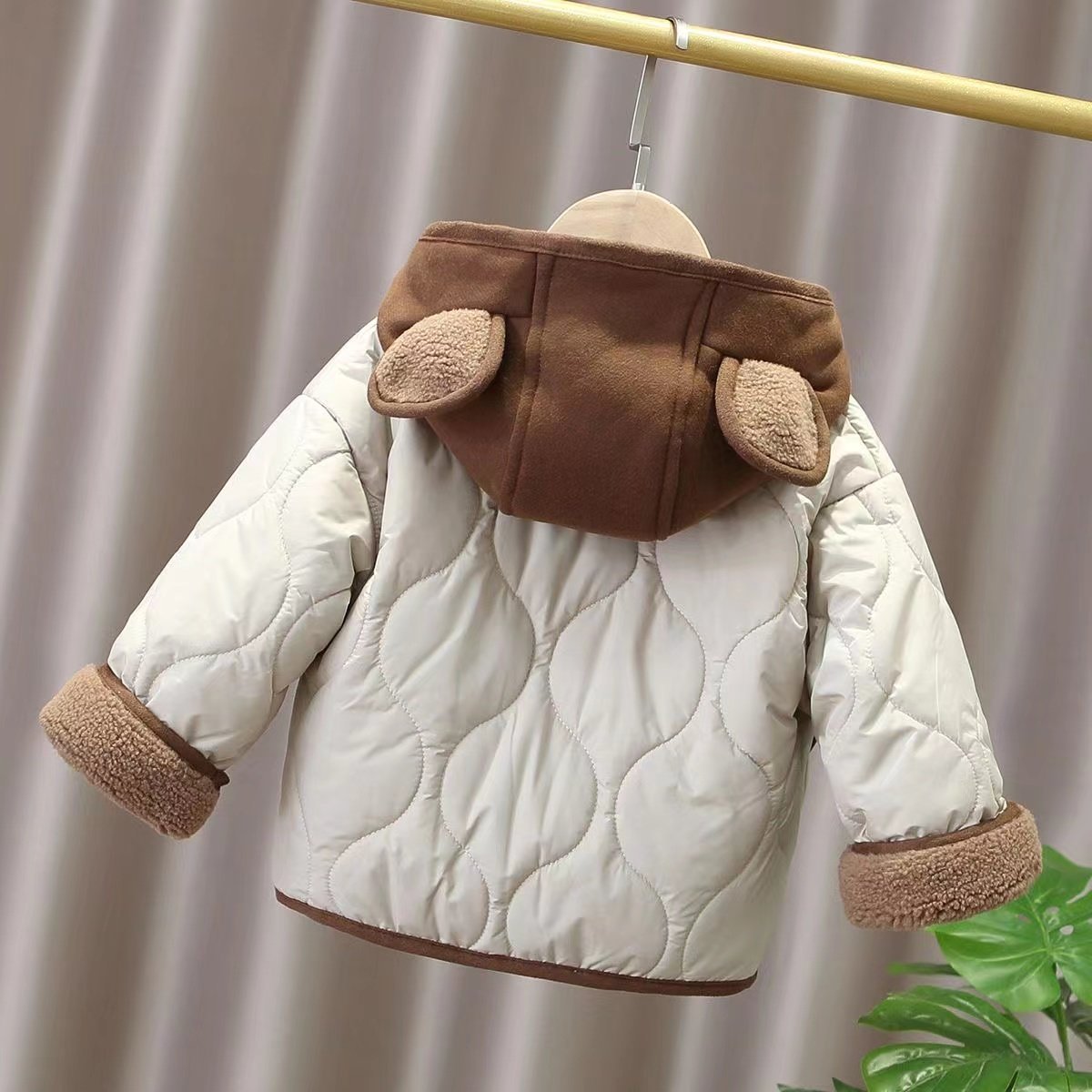 ベビー服 くま耳フード付き中綿入りキルティングジャンパー アウター