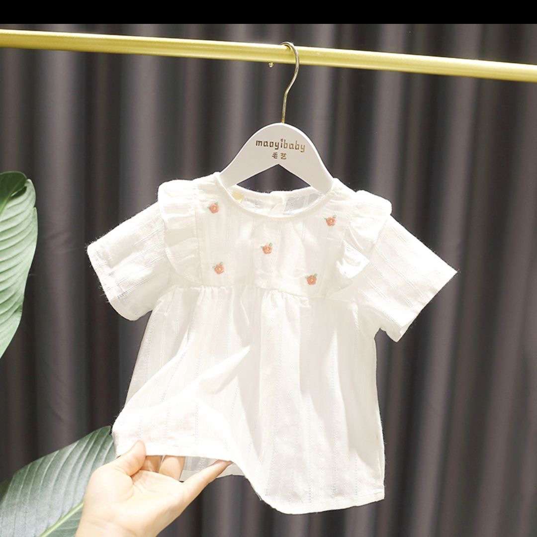 ベビー服  フリル袖付き刺繍入りベビーワンピース