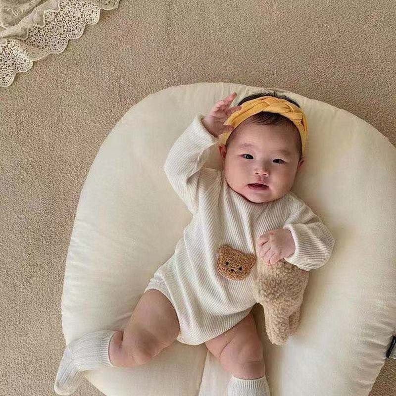 ベビー服 春夏新作 熊柄刺繍ロンパース 赤ちゃん女の子用