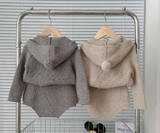 新作ベビー服ニット風くまさん耳付きセットアップ