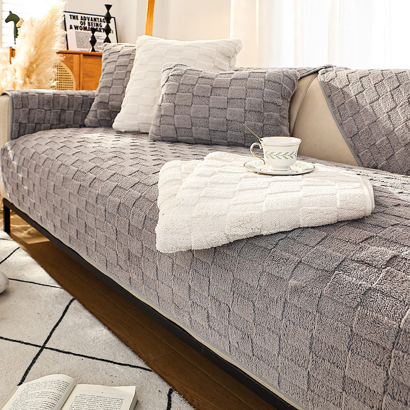 あったかソファーカバーおすすめ5選！冬もぬくぬく快適で、手軽に模様替えも楽しめるアイテムをご紹介