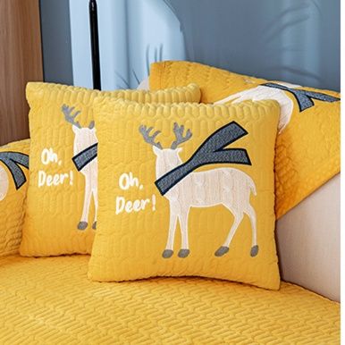 ソファーカバー 鹿柄刺繍入りキルティング二人掛けソファーカバー