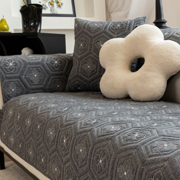 ソファーカバー 六角花模様刺繍入り高級感ソファーカバー