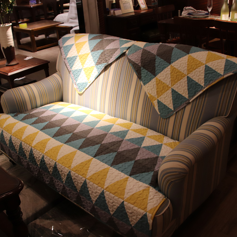 ソファーカバー 幾何学模様キルティング三人掛けソファーカバー