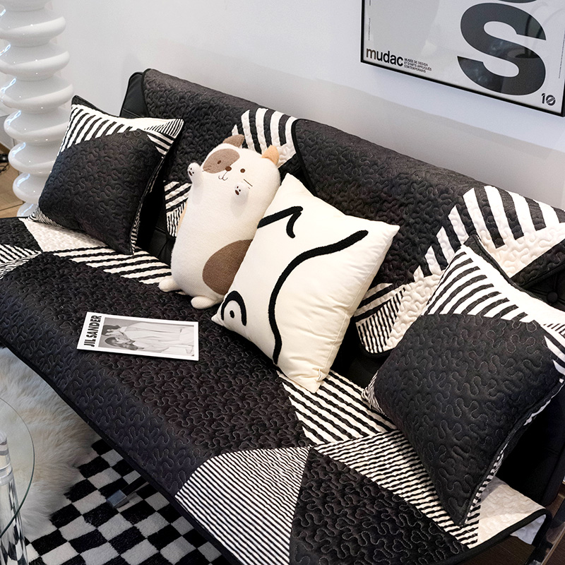 ソファーカバー 幾何学模様とストライプ柄の現代風ソファーカバー