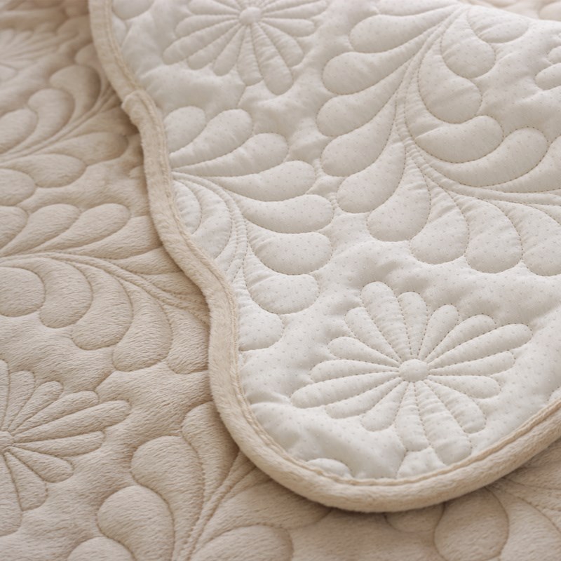 ソファーカバー 花模様キルティング加工高級ソファーカバー