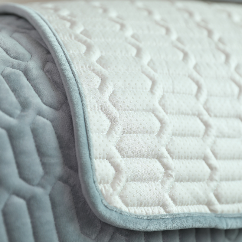 ソファーカバー 立体キルティング加工滑り止め付き二人掛けソファーマット