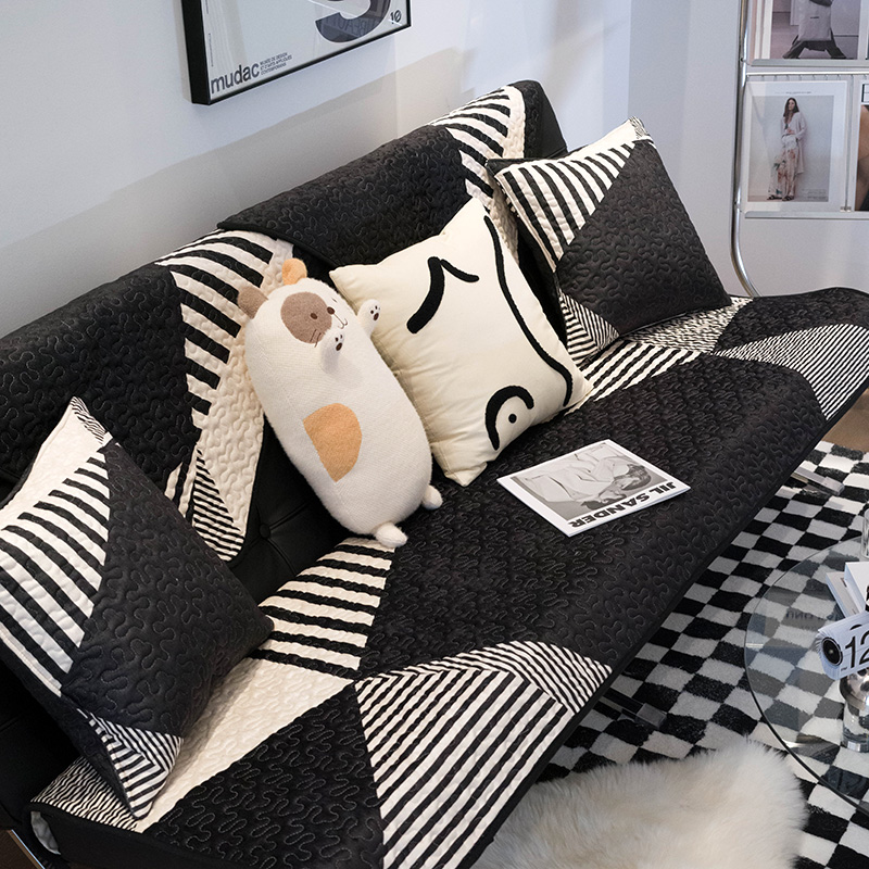 ソファーカバー 幾何学模様とストライプ柄の現代風ソファーカバー