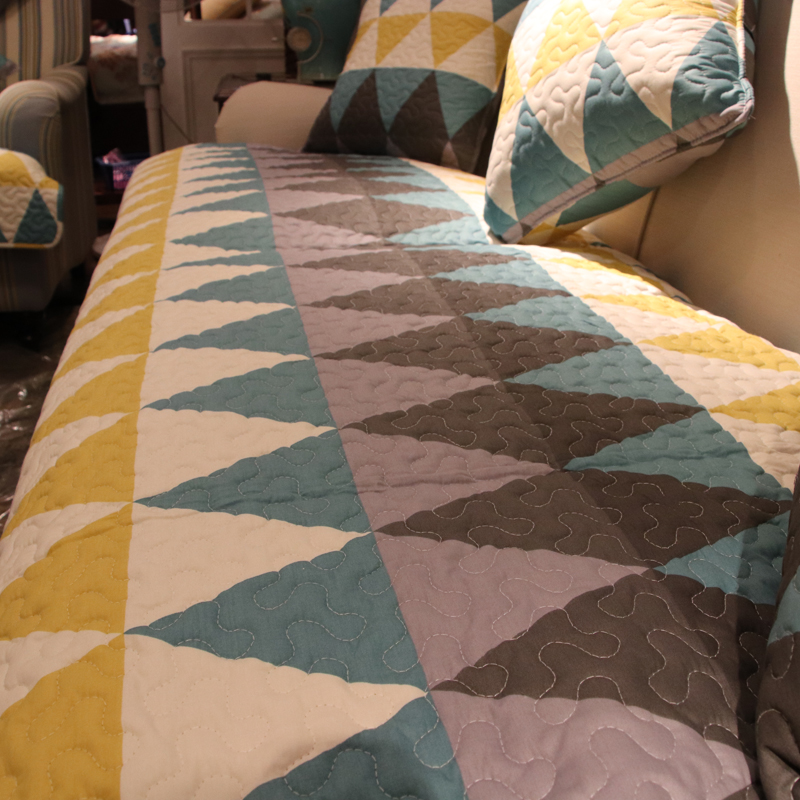 ソファーカバー 幾何学模様キルティング三人掛けソファーカバー