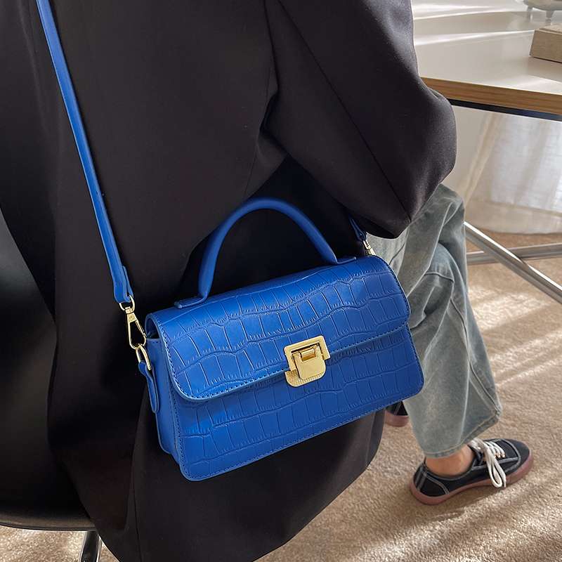 https://fulmo-img-server.com/lmc-leather-bag-store/09f94acfc22c438484fa86c76b42b412.jepg