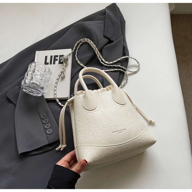 https://fulmo-img-server.com/lmc-leather-bag-store/0b05482aad0c445aa1d08be635f7a527.jepg