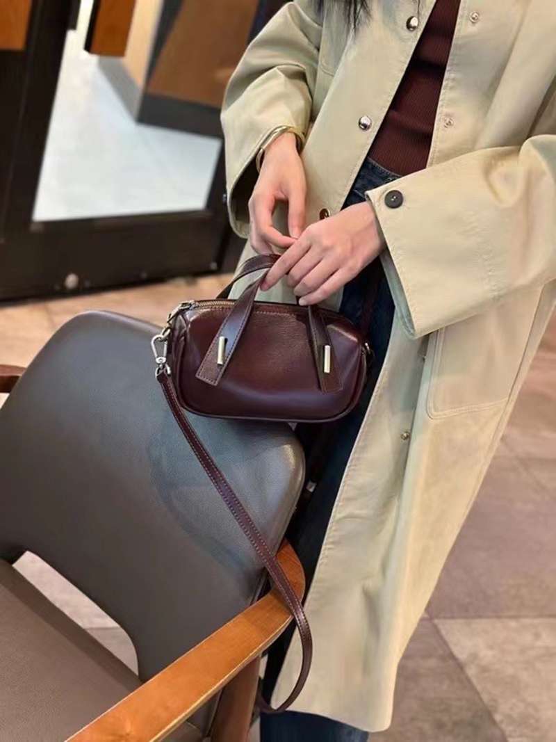 https://fulmo-img-server.com/lmc-leather-bag-store/0daea4c814f24ccca73493b4280d97e9.jepg