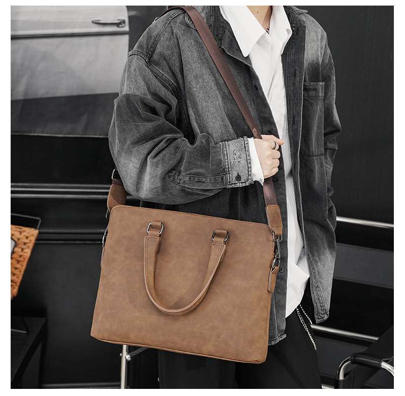 https://fulmo-img-server.com/lmc-leather-bag-store/0f54d6339e234ed7b6fc2a8f82e825f0.jepg