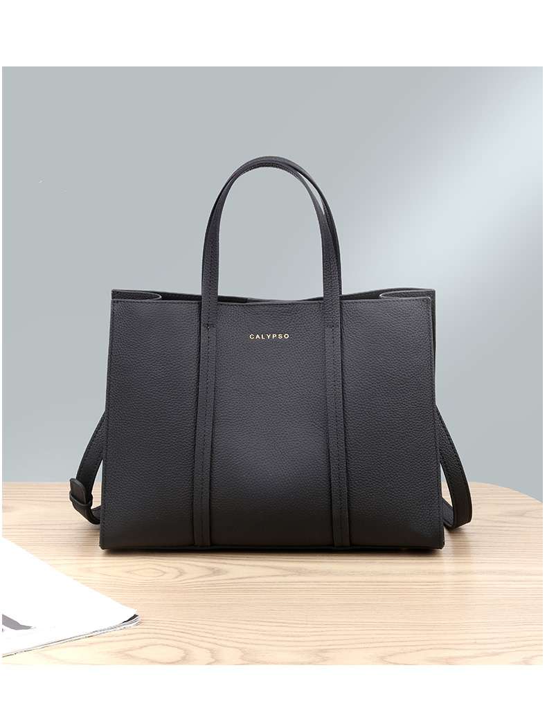 https://fulmo-img-server.com/lmc-leather-bag-store/129879606174472683c62145a58a2b01.jepg