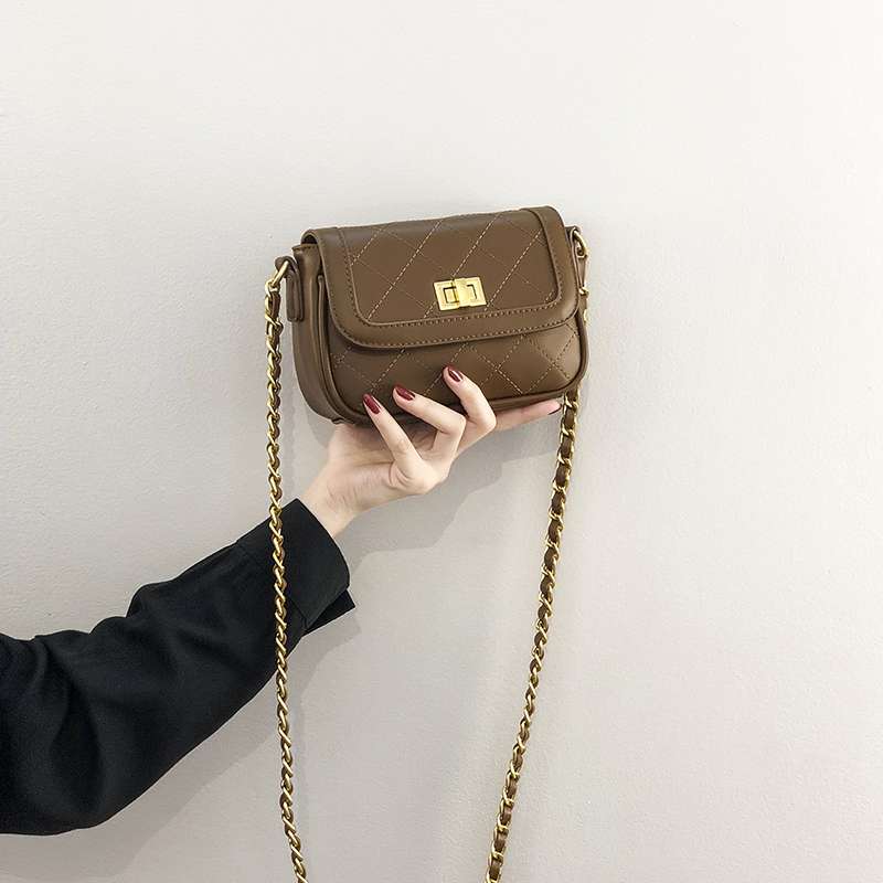 https://fulmo-img-server.com/lmc-leather-bag-store/12d684a8a59a4c88afcaf8501afa5825.jepg