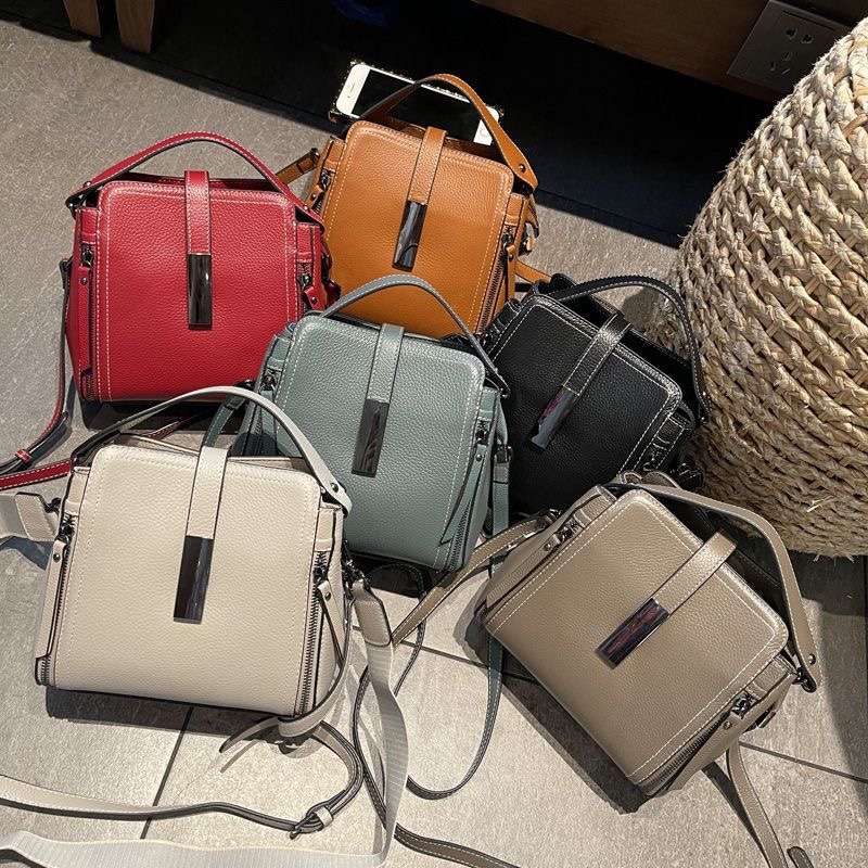 https://fulmo-img-server.com/lmc-leather-bag-store/1488215228bb4b278cb608781ccfbfde.jepg