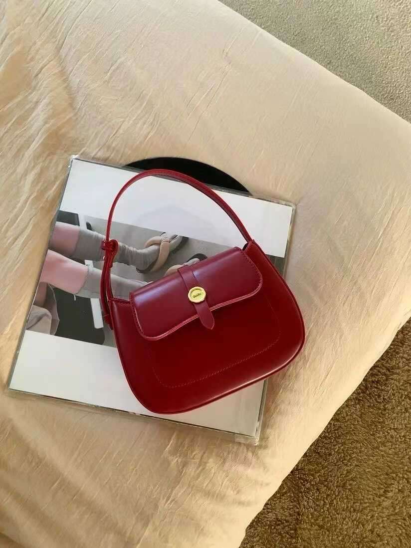 https://fulmo-img-server.com/lmc-leather-bag-store/148ab34b0a9b49d0bd9b2f844fef6dc0.jepg