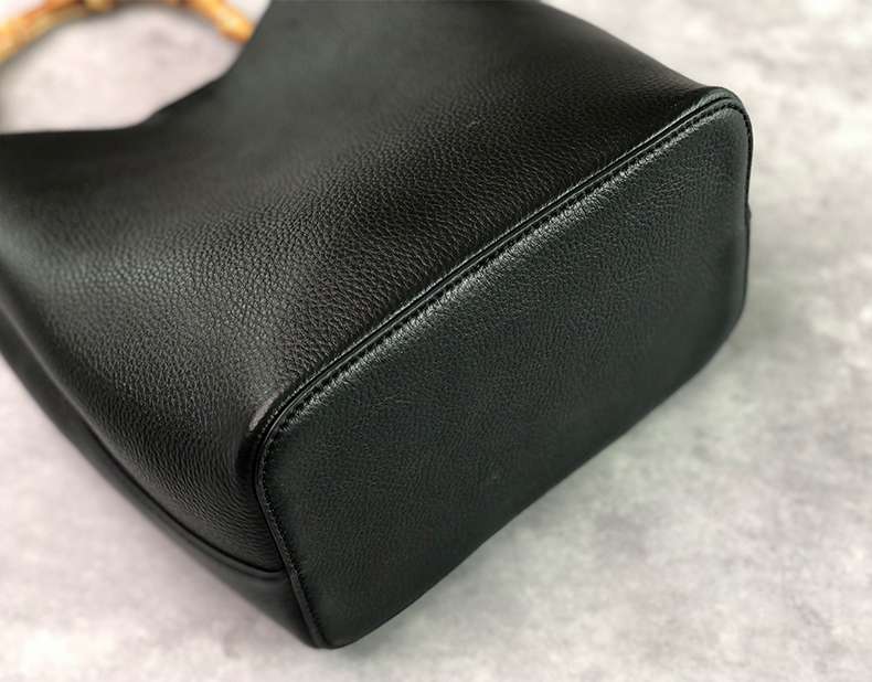 https://fulmo-img-server.com/lmc-leather-bag-store/14b13fb4d8624212a34dbd11014b2cce.jepg