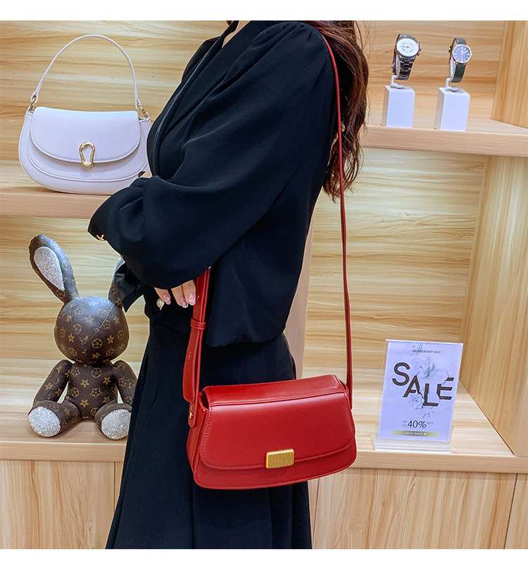 https://fulmo-img-server.com/lmc-leather-bag-store/14f8078cade542c8971f5676ed8dacc3.jepg