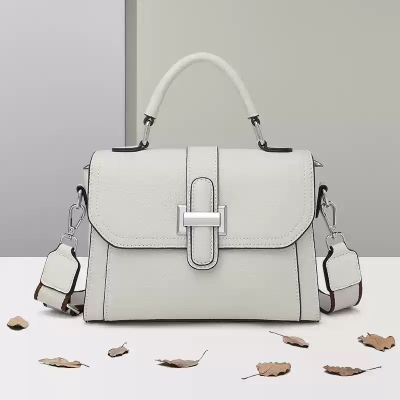 https://fulmo-img-server.com/lmc-leather-bag-store/1751696611512_fg34s325_i7zruewb.webp