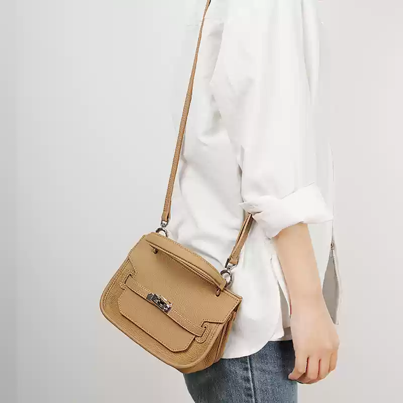 https://fulmo-img-server.com/lmc-leather-bag-store/1751696612188_p63584ci_anf38i73.webp