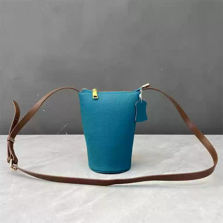https://fulmo-img-server.com/lmc-leather-bag-store/1751696656935_erymcv9j_05iqec12.webp