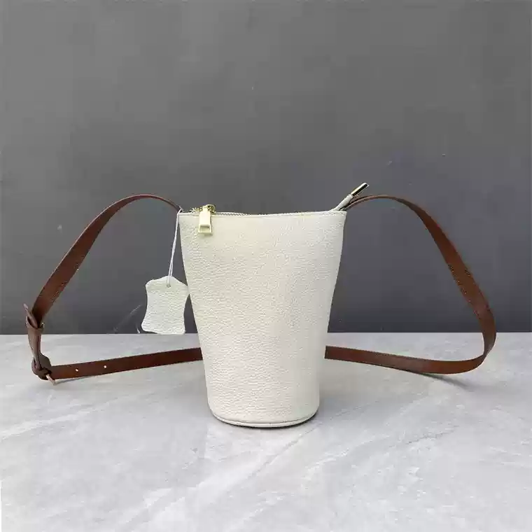 https://fulmo-img-server.com/lmc-leather-bag-store/1751696656939_t0kvrjsp_05hmjzpa.webp