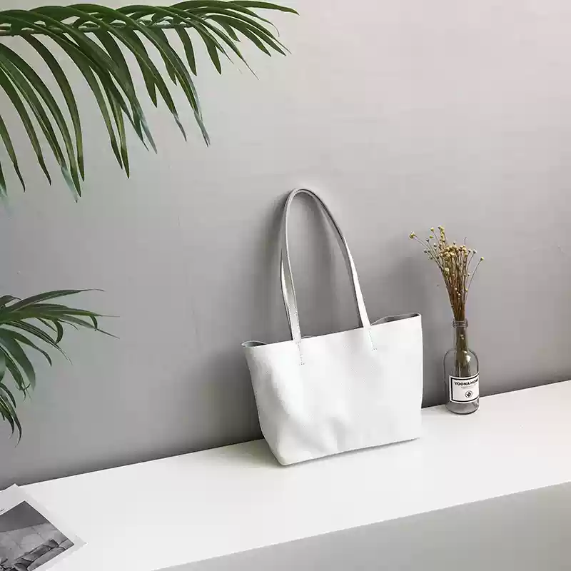https://fulmo-img-server.com/lmc-leather-bag-store/1751696661371_crkagspc_k3i1upm6.webp