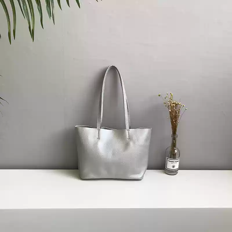 https://fulmo-img-server.com/lmc-leather-bag-store/1751696662050_9qwaluui_n4xwiuf3.webp