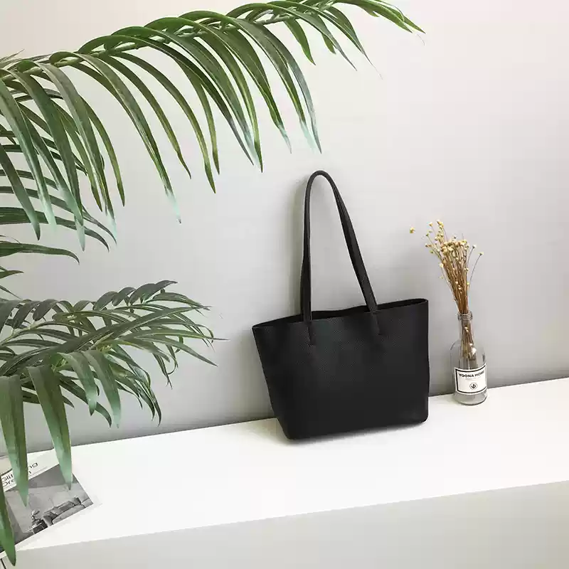 https://fulmo-img-server.com/lmc-leather-bag-store/1751696662087_as4hqsxs_7xbhlftq.webp