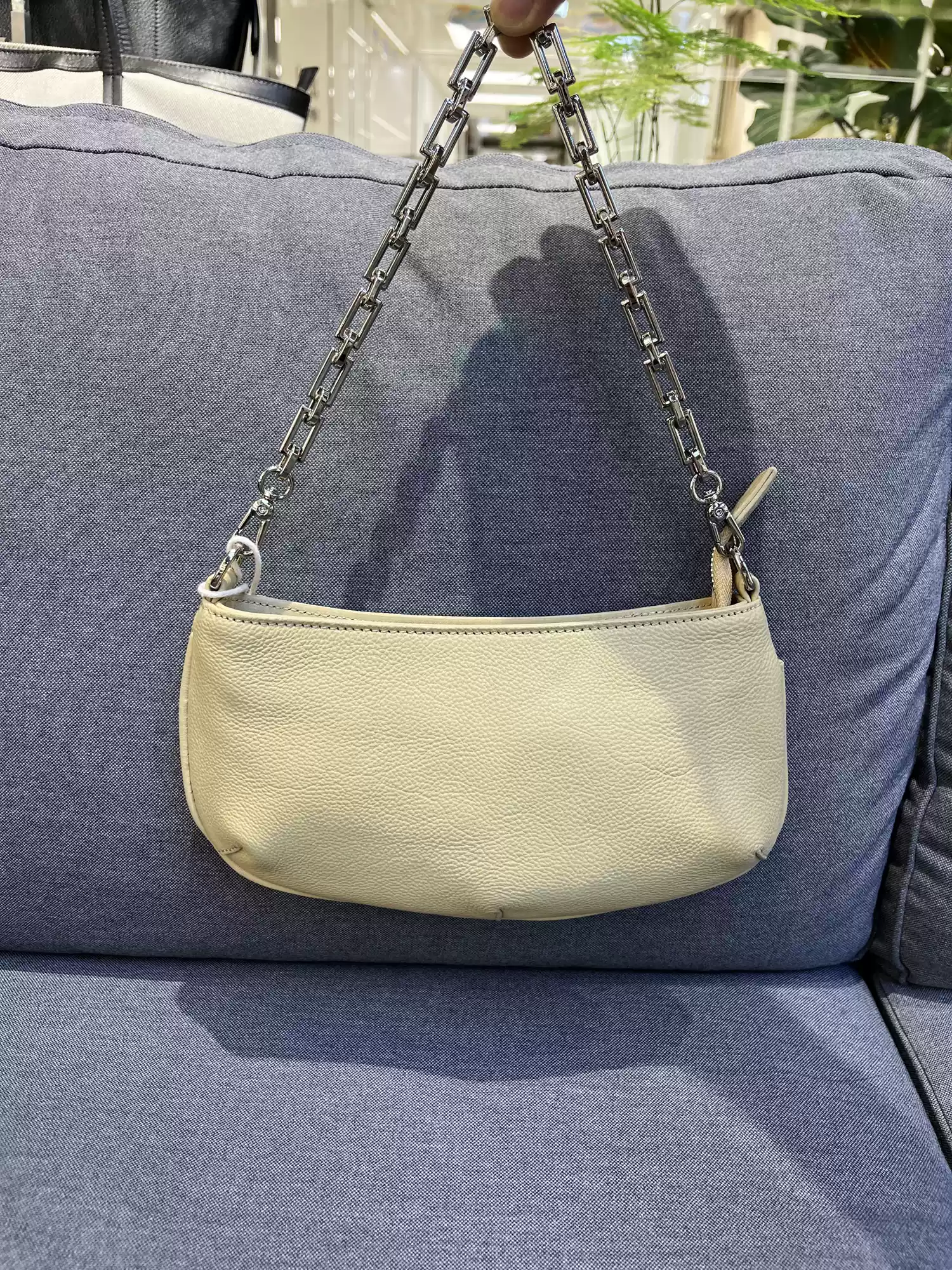 https://fulmo-img-server.com/lmc-leather-bag-store/1751696662781_01gs0vq9_y67b9hgr.webp