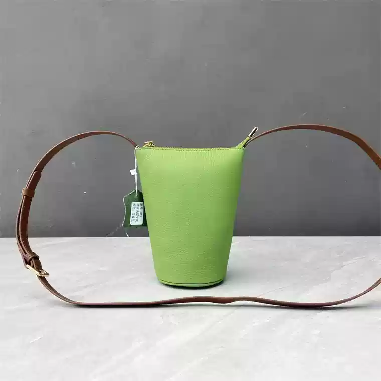 https://fulmo-img-server.com/lmc-leather-bag-store/1751696678523_jzzves7w_o7qhh8ep.webp