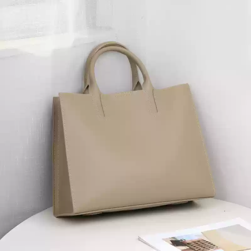https://fulmo-img-server.com/lmc-leather-bag-store/1751696681587_zaugugx8_8ur5od3p.webp