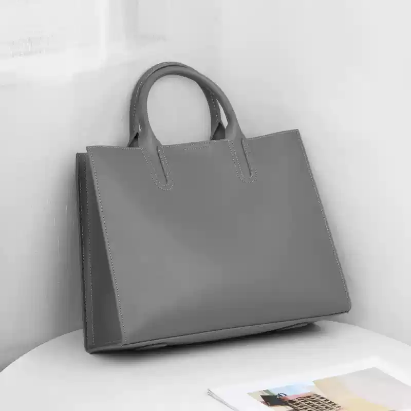 https://fulmo-img-server.com/lmc-leather-bag-store/1751696681602_lnw84l9k_my330a4u.webp