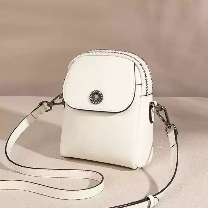 https://fulmo-img-server.com/lmc-leather-bag-store/1751696712617_awcnfwdy_qewrywa5.webp
