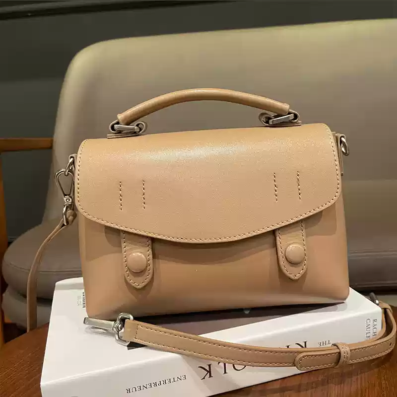 https://fulmo-img-server.com/lmc-leather-bag-store/1751696715670_hiyjs8kn_k9rhv6rf.webp